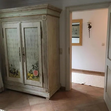Idyllische In Sonniger Hanglage By Interhome בית נופש